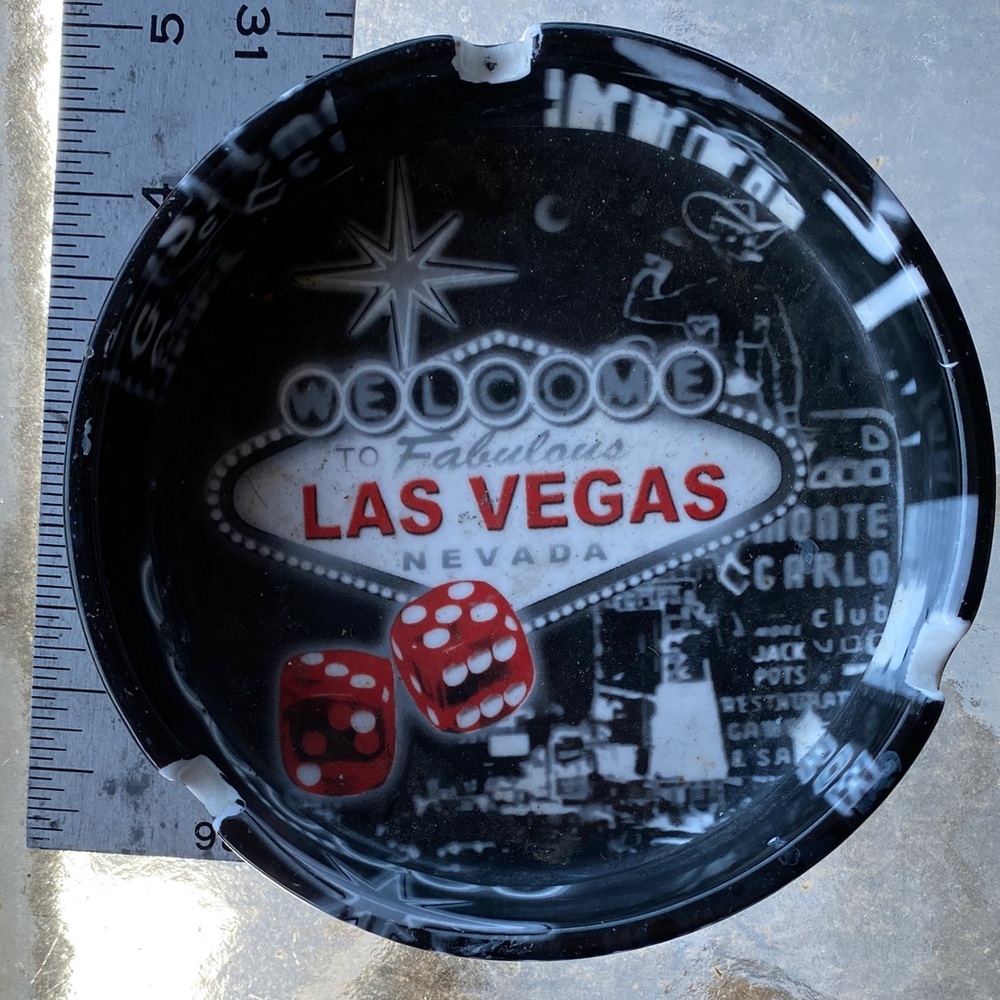 Las Vegas Vintage-Style Ashtray with Dice Graphic - Picture 2 of 4